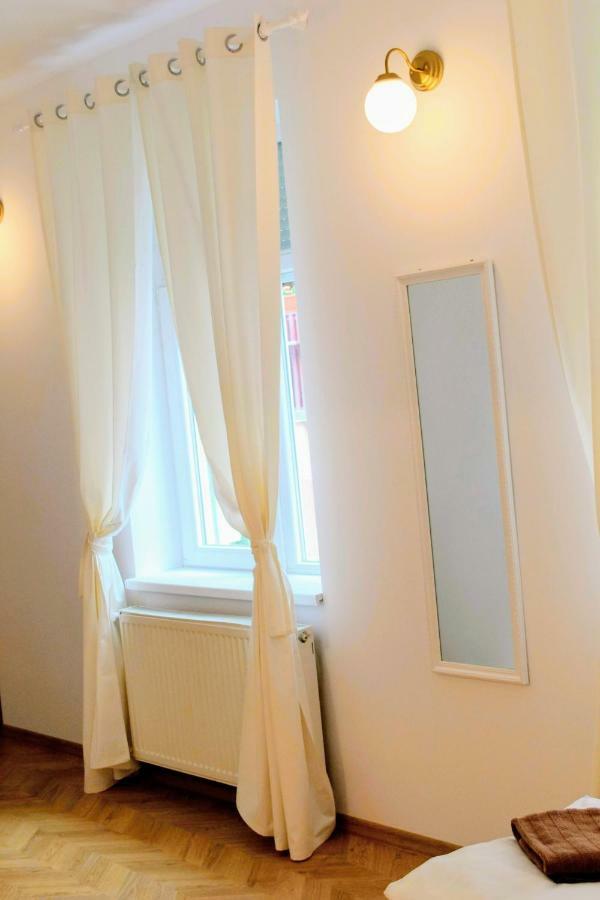 Apartament Turnul Pielarilor Studios シビウ エクステリア 写真